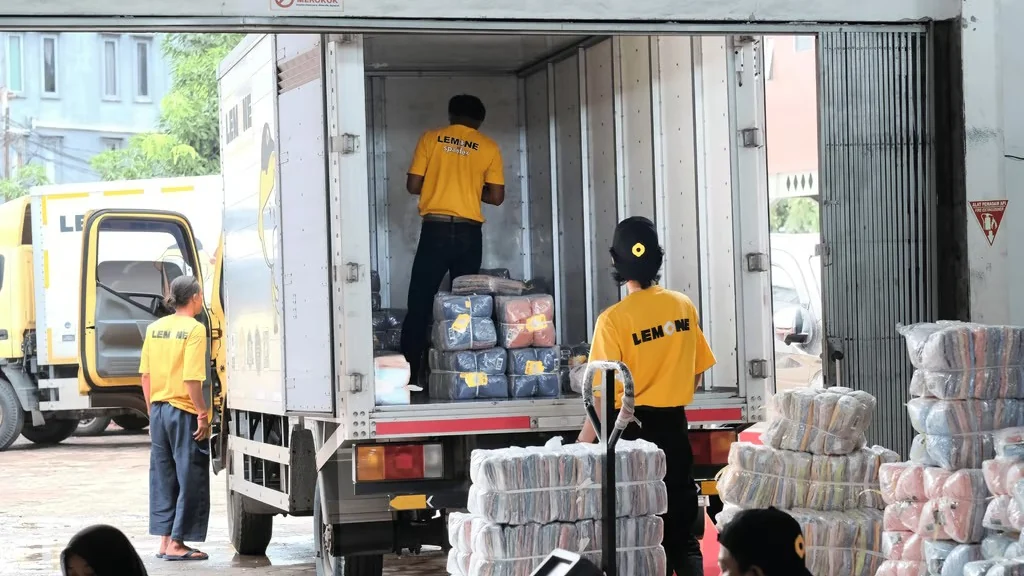 Order sebelum jam 12 dikirim di hari yang sama.